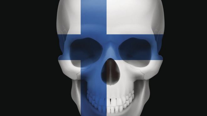 Calavera con bandera finlandesa