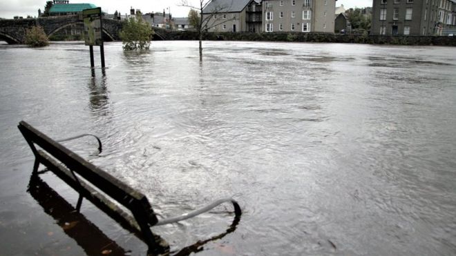 Река Конви взорвала свои берега в Llanwrst