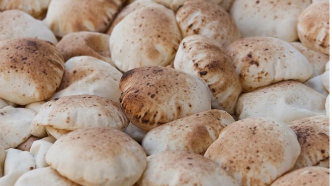 الخبز العربي هل يتأثر بالعزو الروسي لاوكرانيا