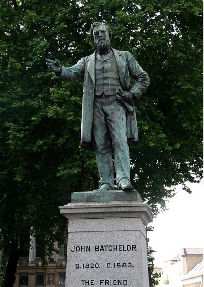 Статуя Джона Бэтчелора