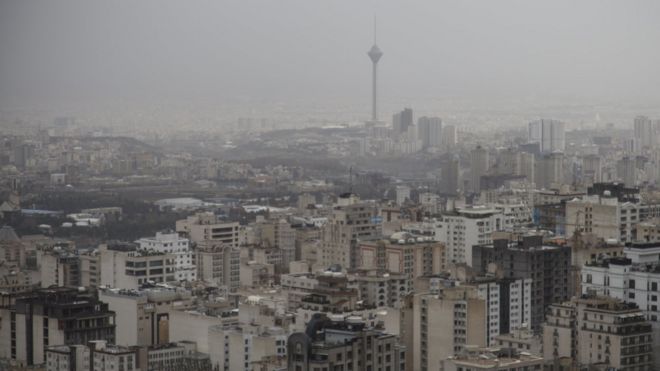 Файловая фотография, показывающая горизонт Тегерана, Иран (1 апреля 2019 года)