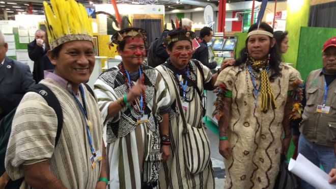 Лидеры коренных народов на лесном собрании в Париже