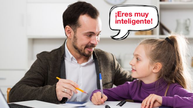 Hombre le dice a una niña: ¡Eres muy inteligente! (Foto: BBC/Getty)