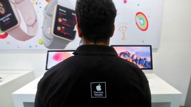 Продавец Apple в Индии