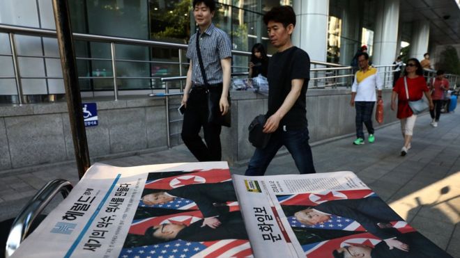 Южнокорейские газеты, освещающие саммит Трампа-Кима