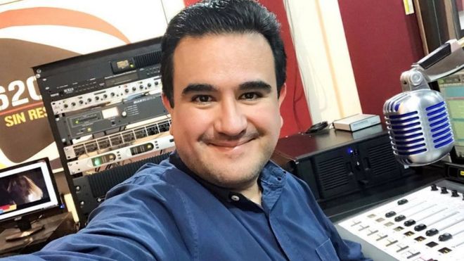 Juan Carlos Huerta, de 47 años, tenía más de 20 años conduciendo el noticiero de radio Sin Reservas.