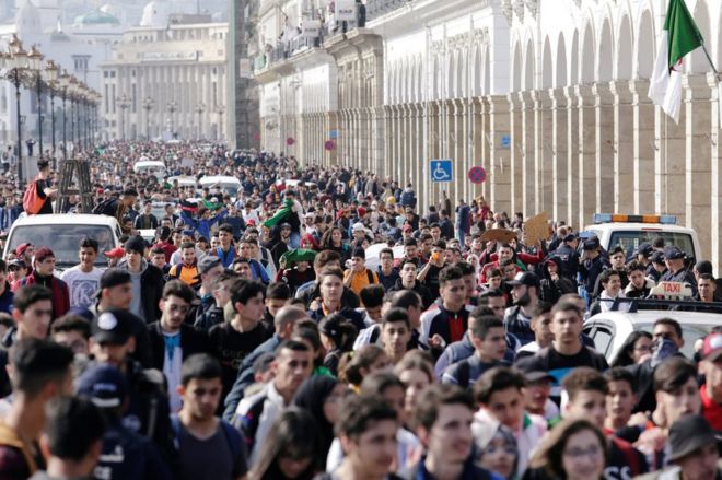 Алжирский протест в воскресенье