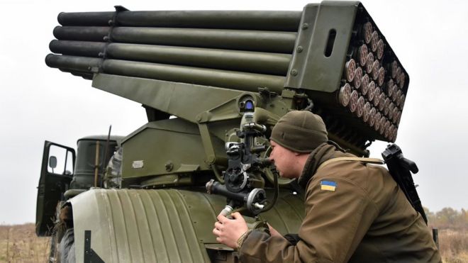 Quân Ukraine tập với hệ thống tên lửa Grad