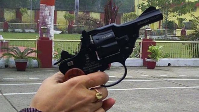 Индийский женский пистолет