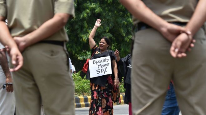 Индия женщина протестующая