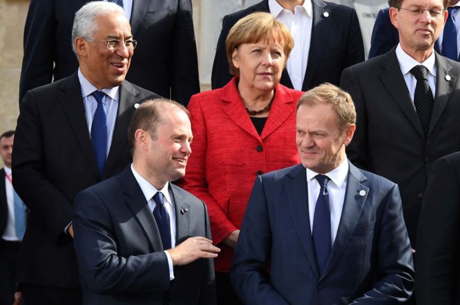 Премьер-министр Джозеф Маскат (внизу слева) с лидерами ЕС, февраль 2017 г.