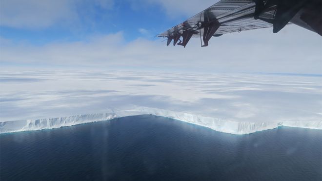 Фронт шельфового ледника Brunt