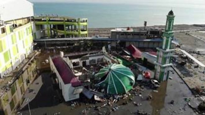حكاية طفل تسونامي المعجزة Bbc News عربي