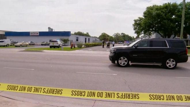 Полиция возле места стрельбы в Орландо, Флорида - 5 июня 2017 года