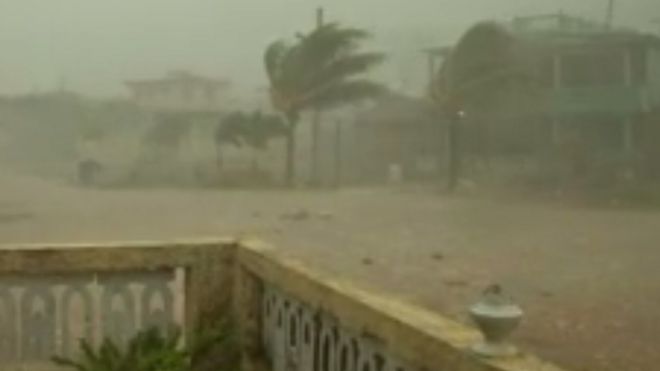 إعصار إيرما يضرب كوبا في اتجاهه إلى ولاية فلوريدا الأمريكية _97732048_mail