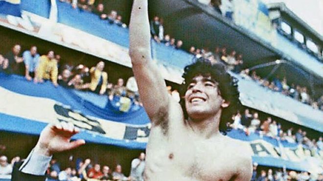 La muerte de Diego Maradona: el día en que el Diez hizo la campaña de Louis  Vuitton