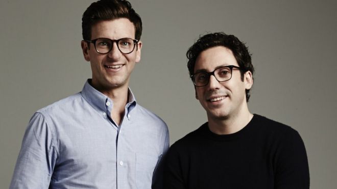 Двое из основателей Warby Parker, Дэвид Гилбоа (слева) и Нил Блюменталь