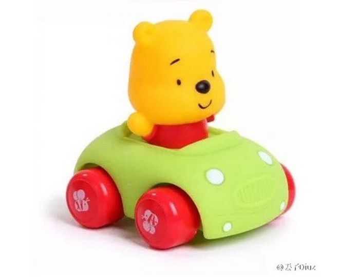 Изображение игрушки Винни-Пух от пользователя Weibo Diuz