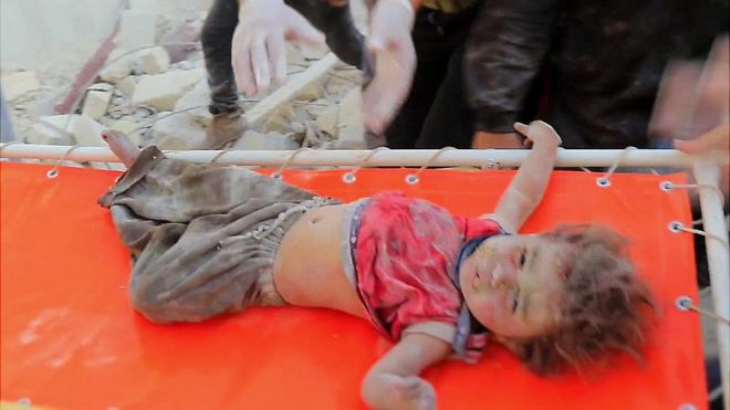 En los últimos seis días 128 personas han muerto en el este de Alepo tras intensos bombardeos aéreos de las fuerzas sirias y Rusia.