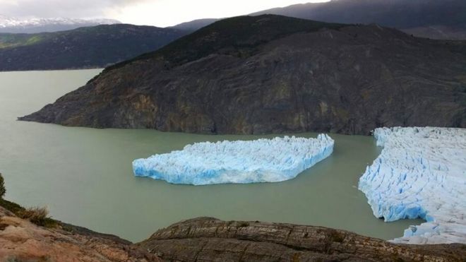 O desprendimento do grande bloco de gelo na geleira Grey