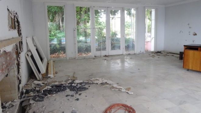Одна комната дома, который раньше принадлежал пресловутому колумбийскому наркобарону Пабло Эскобару 13 января 2016 года в Майами-Бич, Флорида.