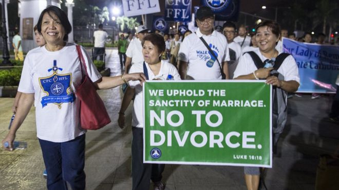 Anti-divorce protesters