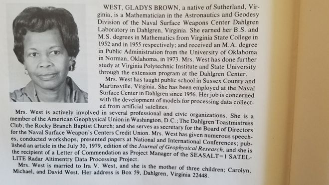Профессиональная распечатка, показывающая Gladys West