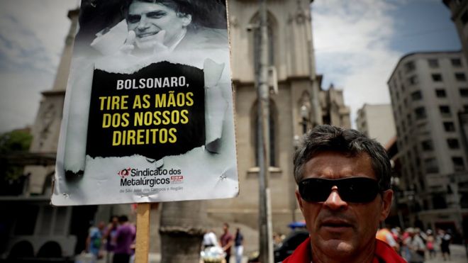 Protesto do Sindicato dos Metalúrgicos em São Paulo no dia da entrega da proposta de reforma da Previdência
