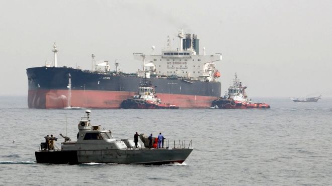 Иранский танкер у острова Харк в Персидском заливе, фото 2017 года