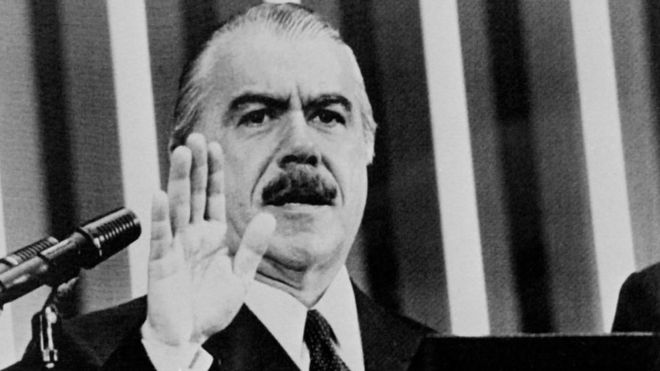 Ex-presidente José Sarney em foto em preto e branco