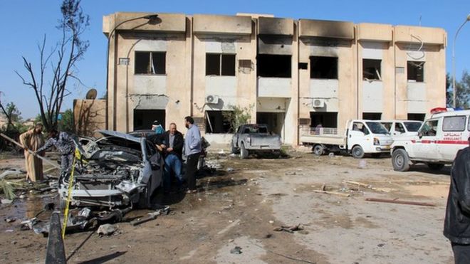 Сцена взрыва в городе Злитен, Ливия.