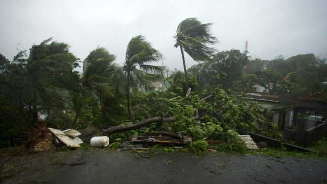 Фотографии падения урагана Мария в Гваделупе