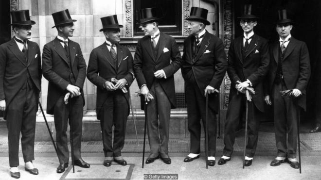 During the 1920s, men wore short suits except on formal occasions in the daytime, when a morning coat would be the standard outfit