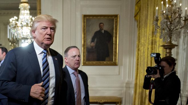 Дональд Трамп и Шон Спайсер