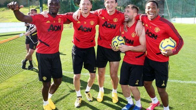 Coronavirus Di Chelsea Football Star Wey Dey Buy Masks For Sierra Leone Traders Bbc News Pidgin