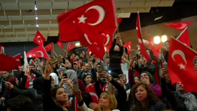 هل يصب التصعيد الدبلوماسي بين تركيا وهولاندا في صالح أردوغان؟