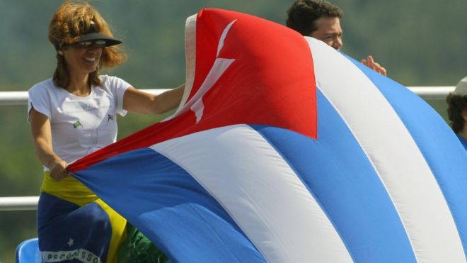Bandera de Cuba flamea en Brasil.