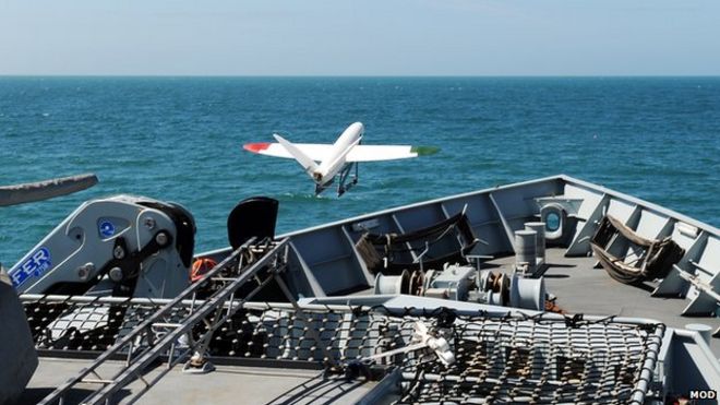 3D самолет, взлетающий с корабля ВМС Великобритании