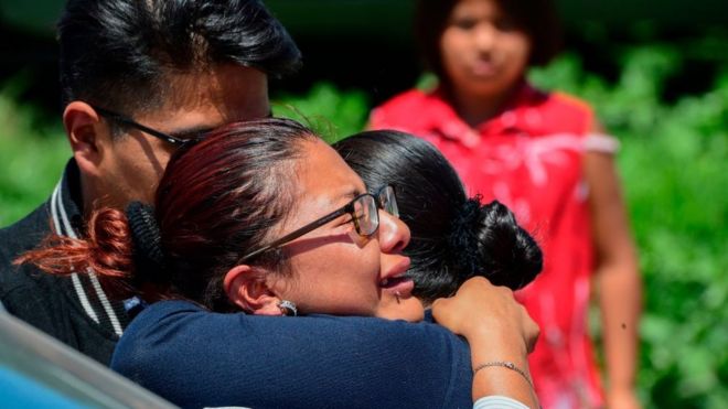 Плачущие люди в Тультепеке, Мексика, июль 2018 года