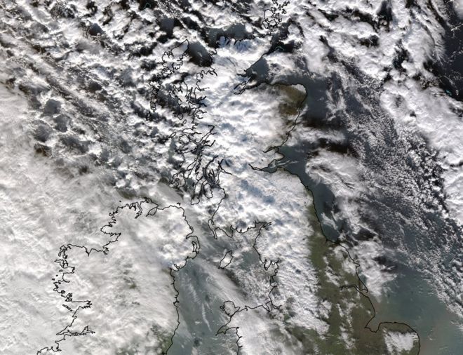 Спутниковое изображение снега по всей Великобритании