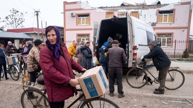 Aid delivery in Pravdyne, near Kherson, 12 Nov 22