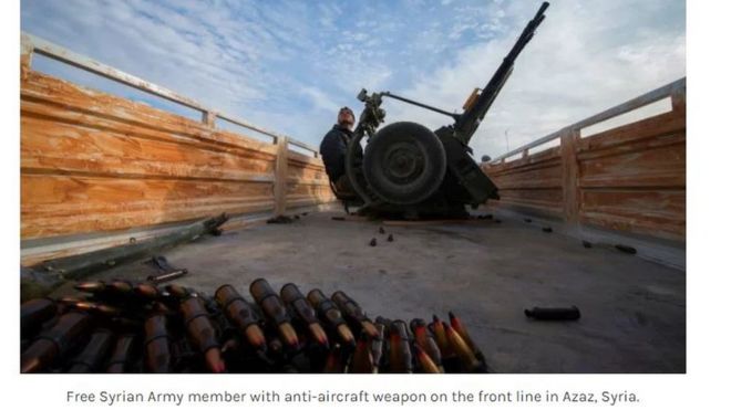 Солдат, использующий противовоздушное оружие в Аль-Нумане в Сирии