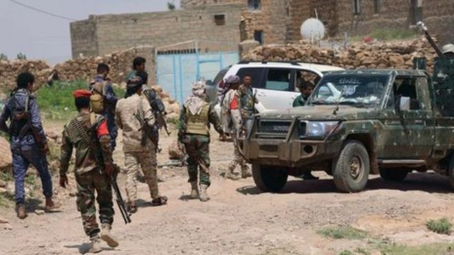 قوات أمن يمنية تنفذ عملية بحث في أعقاب مقتل أحد موظفي برنامج الغذاء العالمي في مدينة التربة في يوليو/ تموز 2023