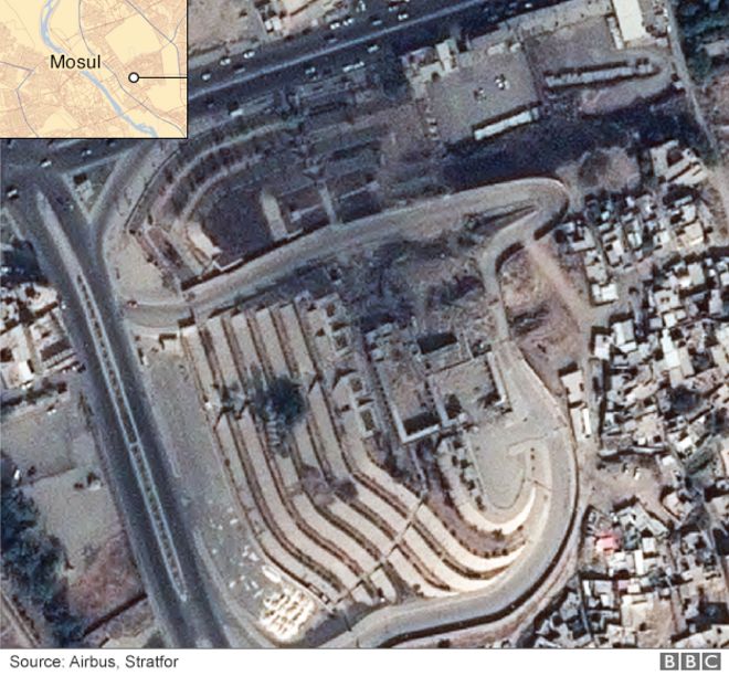 Спутниковое изображение с изображением повреждения мечети Пророка Юнуса