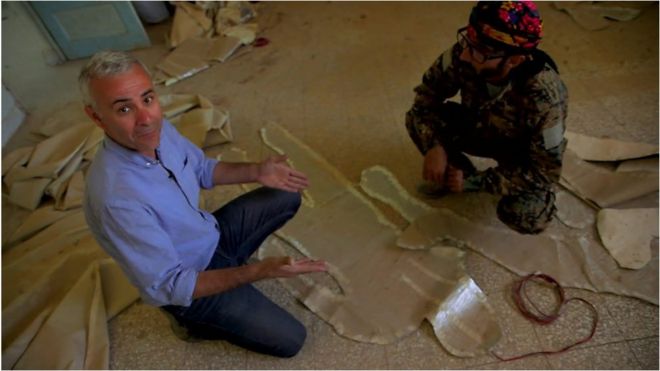 O repórter da BBC Jiyar Gol viajou com combatentes curdos que enfrentam o EI na região de Manbij
