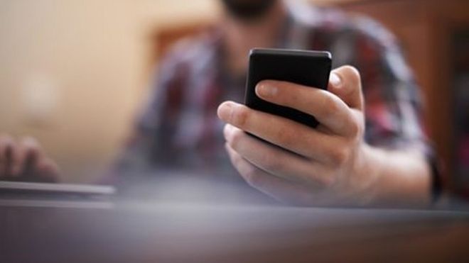 உங்கள் பாக்கெட்டில் ஓர் உளவாளியா?