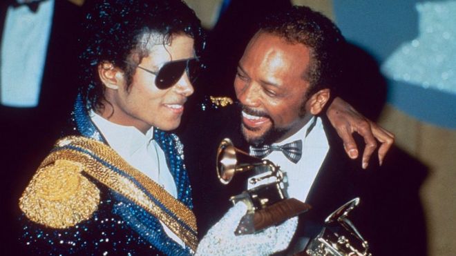 Майкл Джексон и Куинси Джонс на премии Грэмми 1984 года