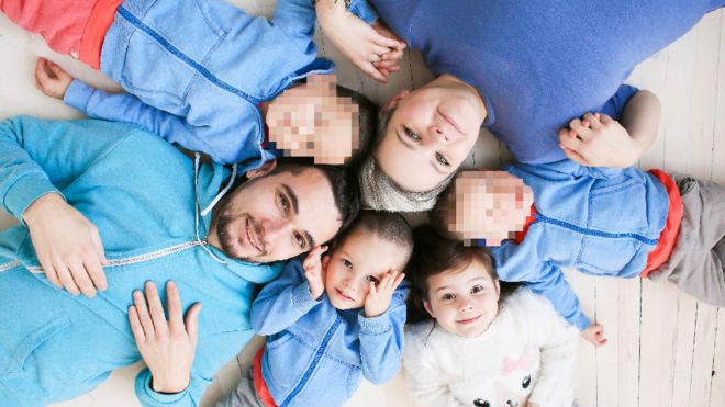 Юлия Савиновских с мужем и детьми
