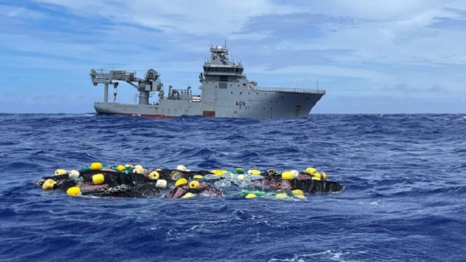 Hải quân New Zealand phát hiện các gói ma túy được thả trôi nổi ở vùng biển Thái Bình Dương.