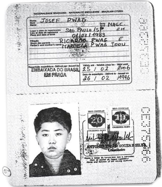На фотокопии, полученной агентством Reuters, виден подлинно бразильский паспорт, выданный лидеру Северной Кореи Ким Чен Ыну в 1996 году